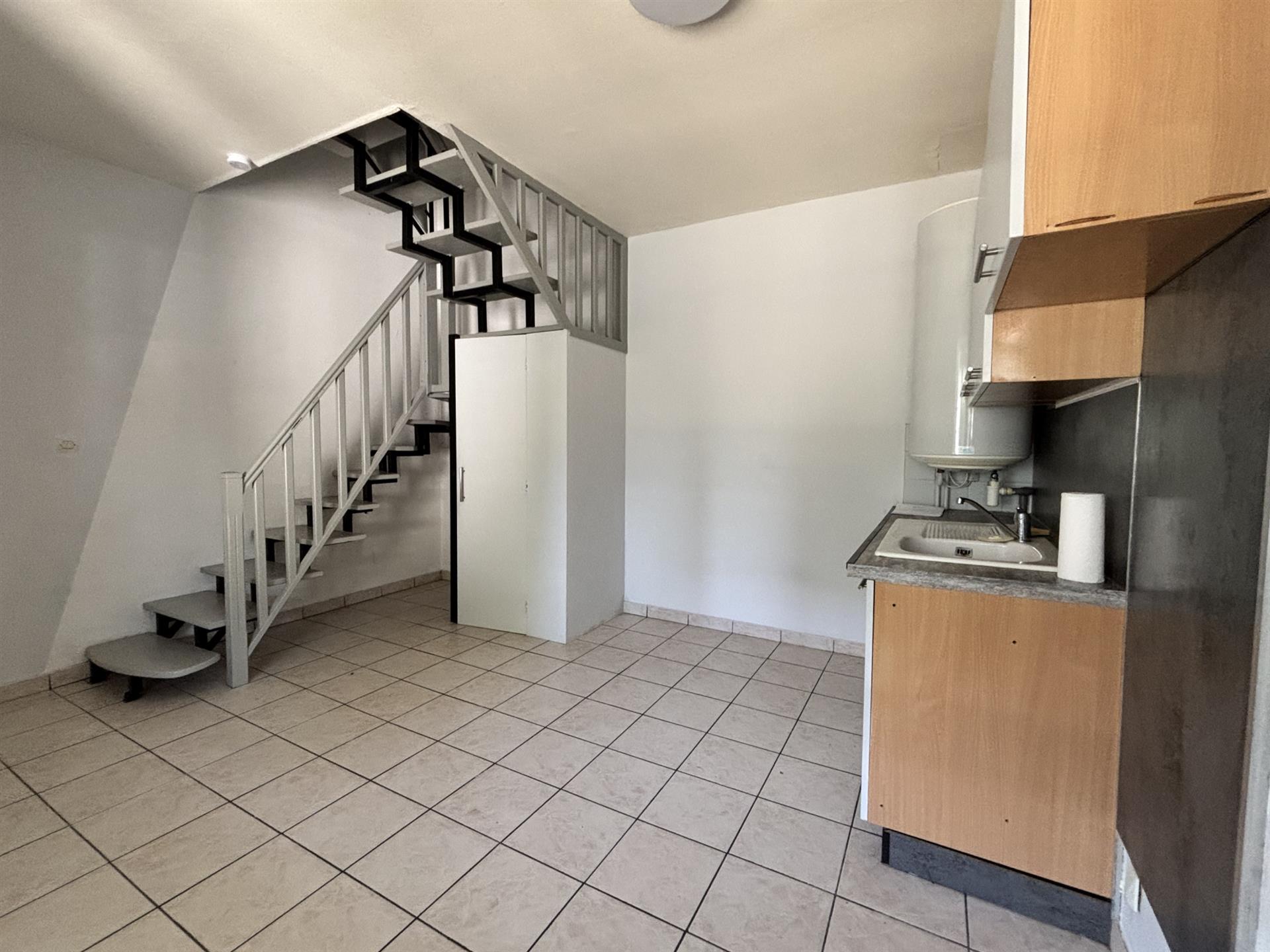 Appartement à louer, 32m², Rochefort