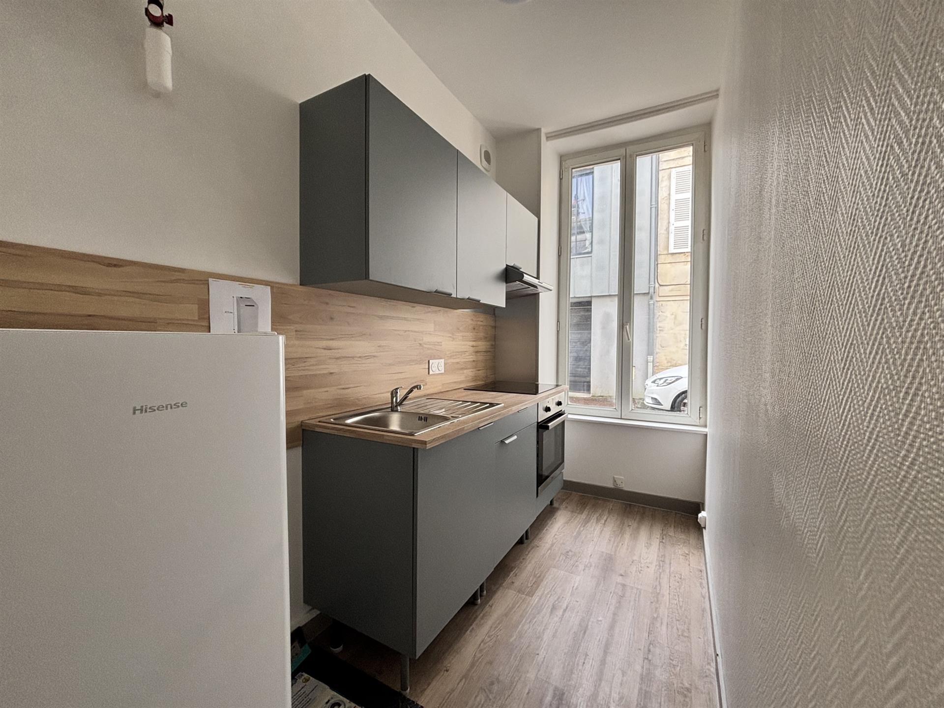 Appartement à louer, 26m², Rochefort