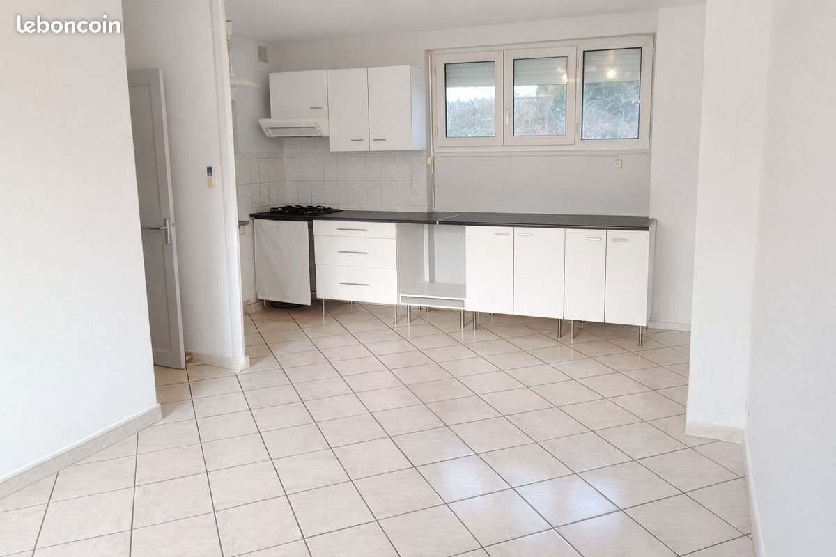 Appartement à louer, 52m², Unieux