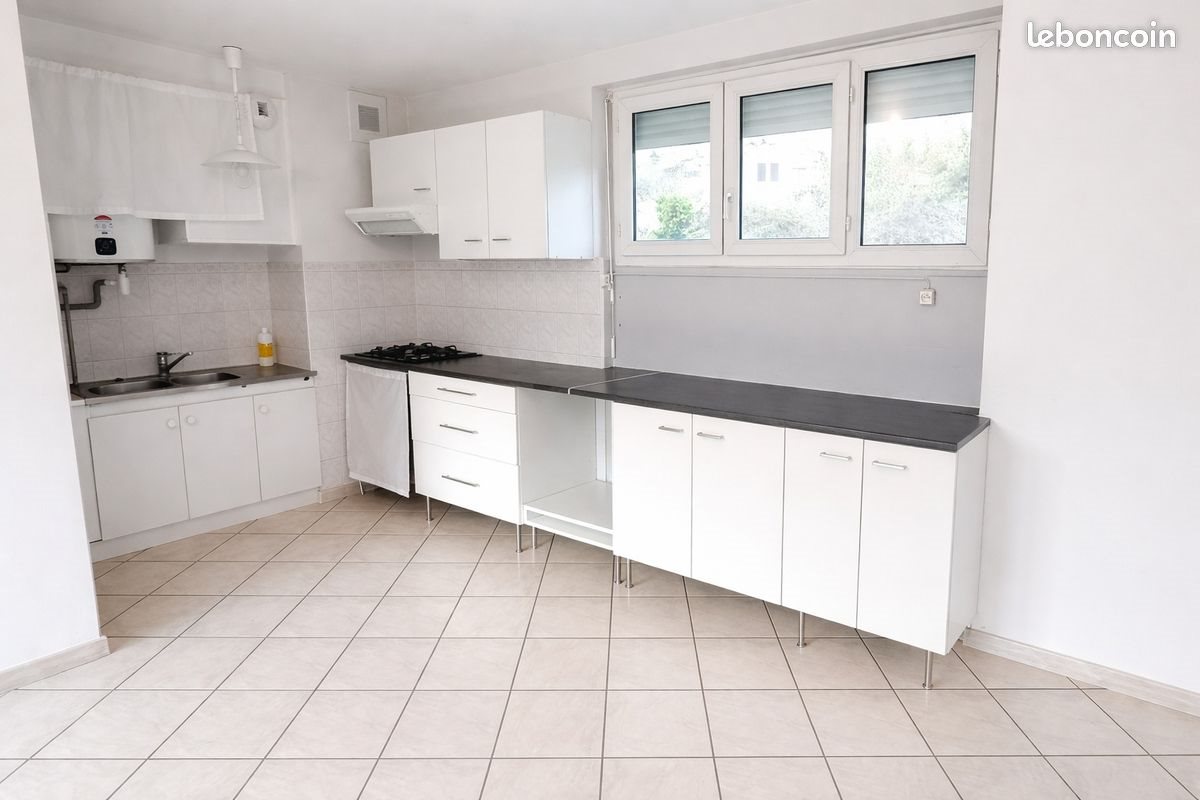 Appartement à louer, 52m², Unieux