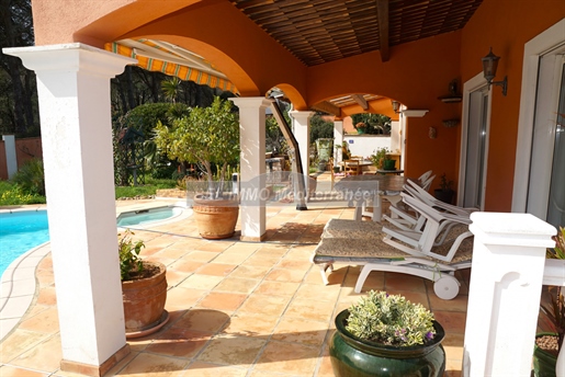 Single storey villa of almost 140 m2, with swimming pool