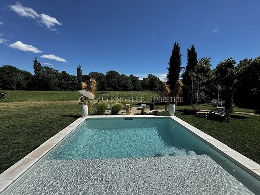 Exclusively, in Sault, a restored farmhouse with swimming pool