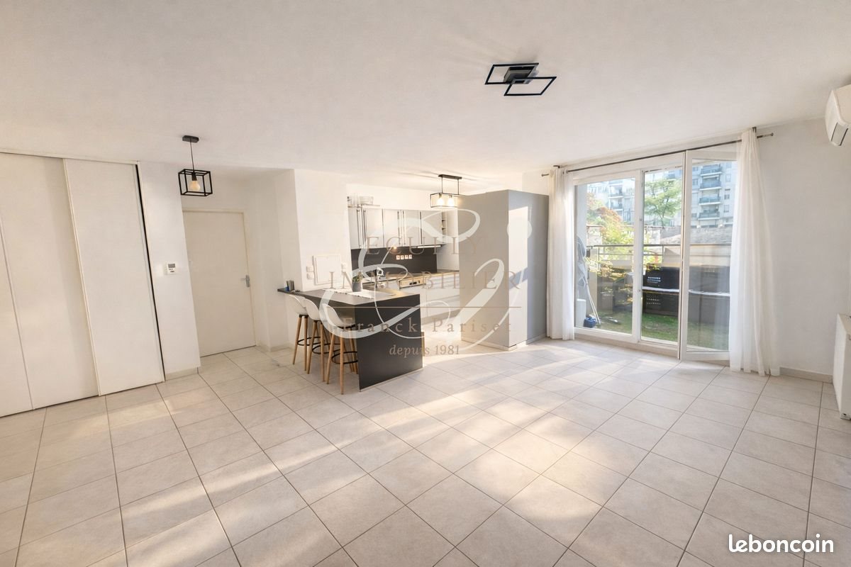 Appartement à vendre, 70m², Vénissieux