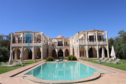 In Marrakesch prächtige marokkanische Villa 1100 m2