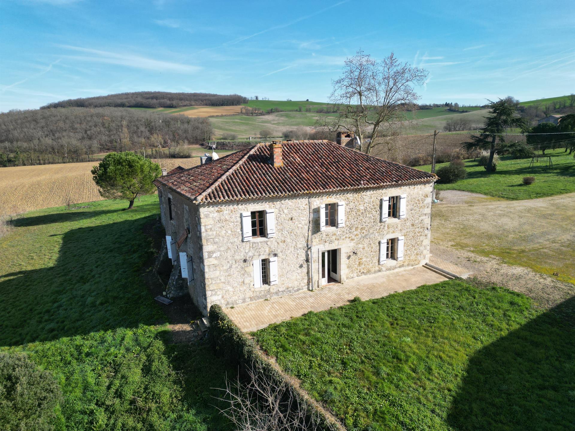 Propriété avec maison gasconne avec deux gîtes indépendants