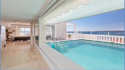 Cannes - Penthouse unique en triplex avec vue mer panoramique, piscine privée et solarium