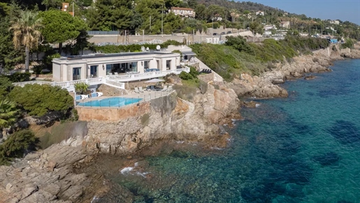 Cannes Palm Beach - Unique waterfront villa with swimming pool and direct access to the sea