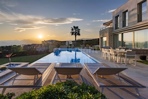 Cannes - Sompteuse villa contemporaine avec vue mer panoramique