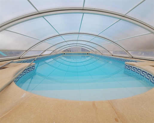 Villa T9 Swimmingpool auf einem Grundstück von 3630 m2
