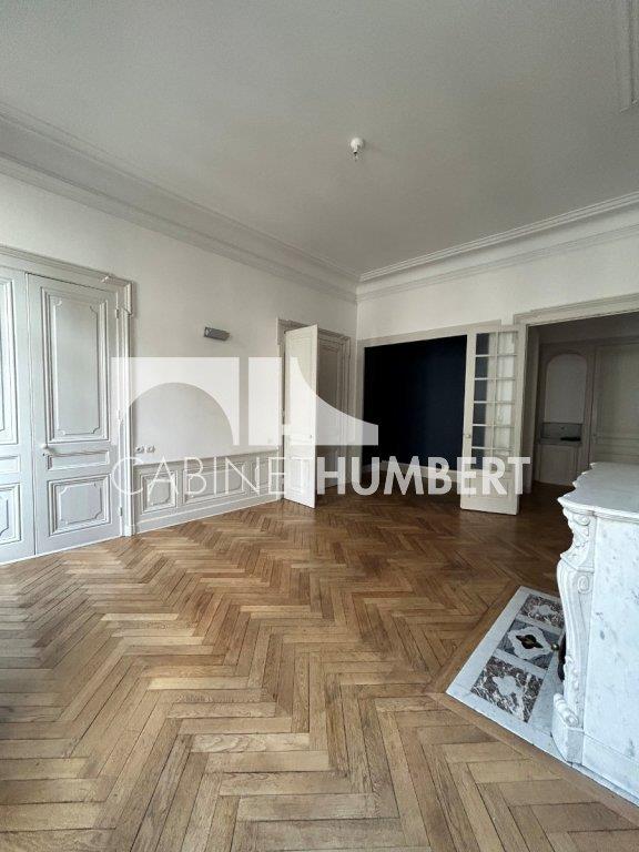 Appartement à louer, 140m², Saint-Etienne