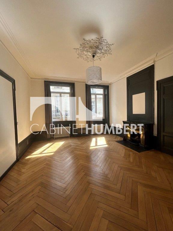Appartement à louer, 157m², Saint-Etienne