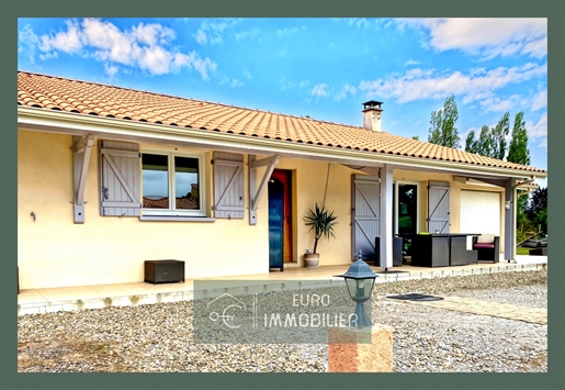 À 3 km de Landiras, Pavillon de 100 m2 avec trois chambres et garage sur 5000 m2.