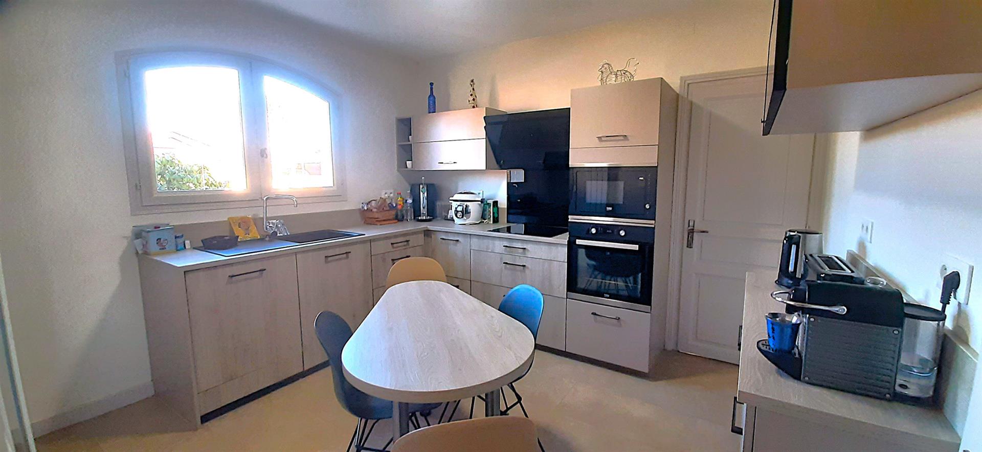 Bazas Centre, Contemporary 150m2 with swimming pool 4 bedrooms