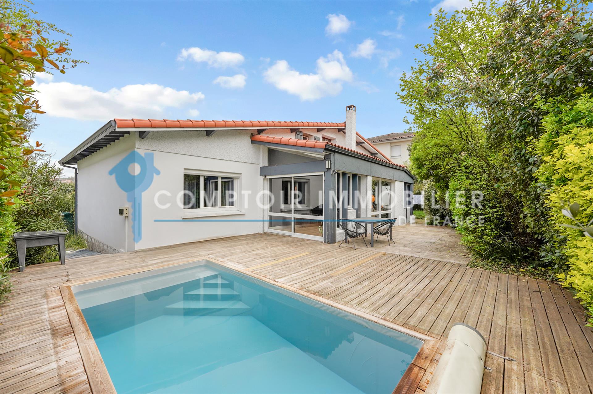 For Sale Dpt 31 - 5 Bedroom Family Home - City Center