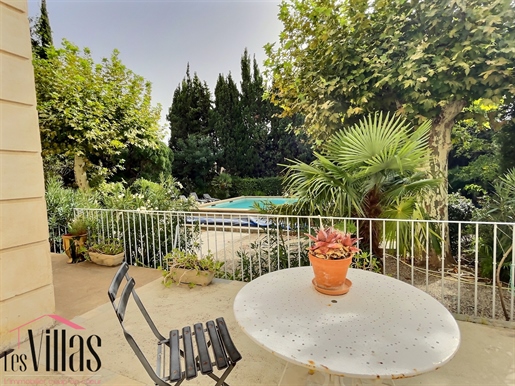 Near Narbonne, Mansion with a 2600m2 park and swimming pool