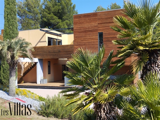 Eigentijdse architect ontworpen villa in het hart van Albères