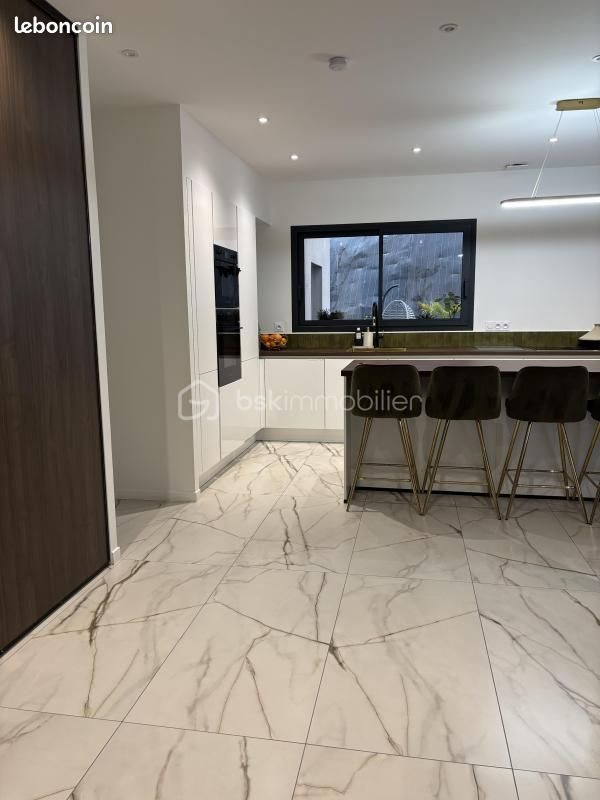 Maison à vendre, 243m², Cébazat