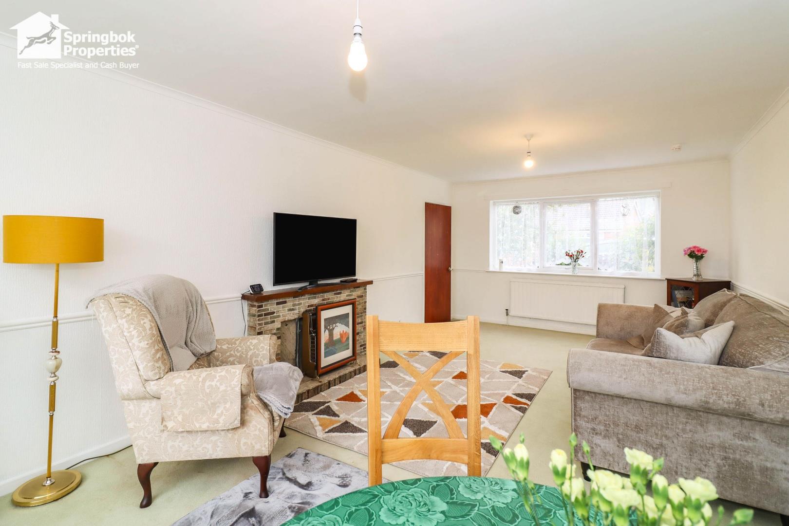 3 bedroom, Semi-detached house for sale