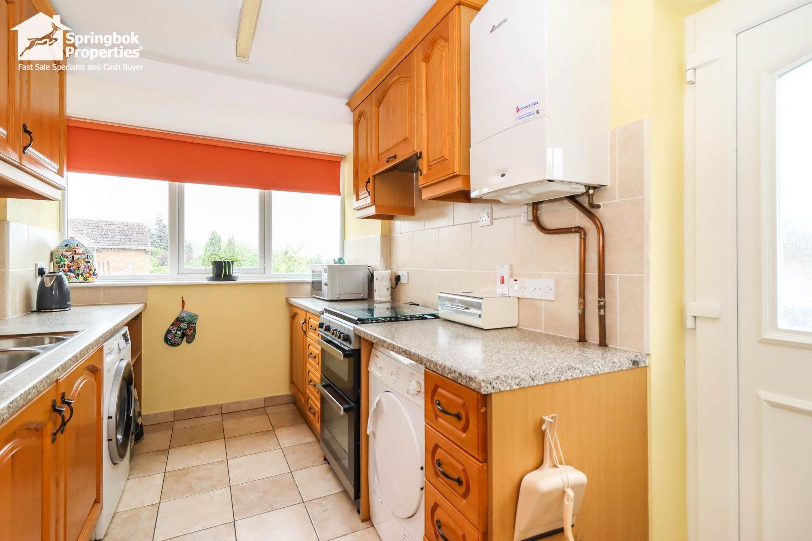 3 bedroom, Semi-detached house for sale