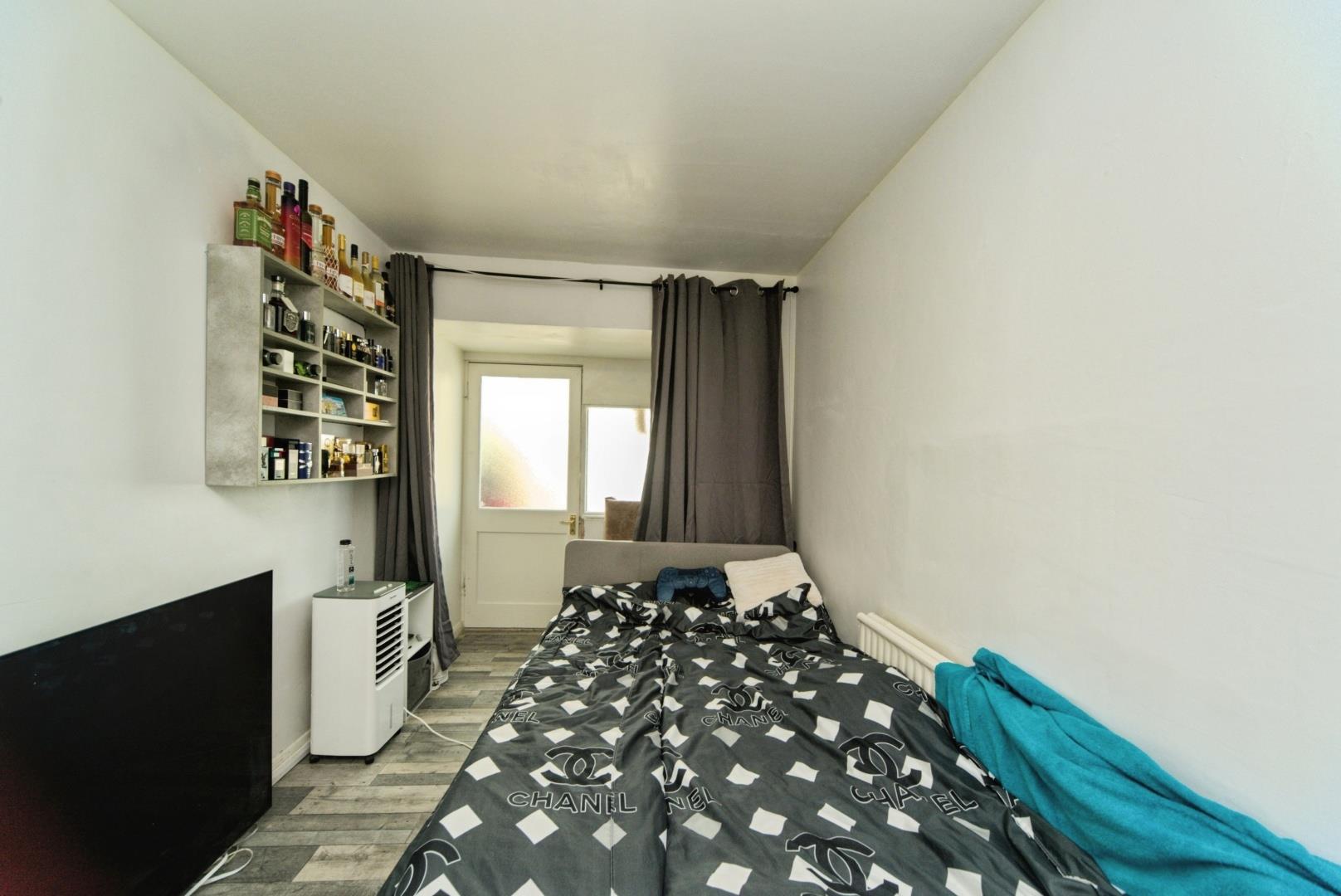 4 bedroom, Terraced House for sale