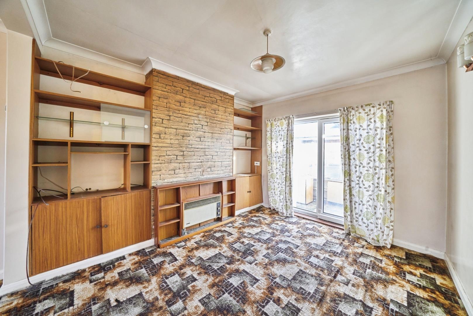 3 bedroom, Semi-detached house for sale