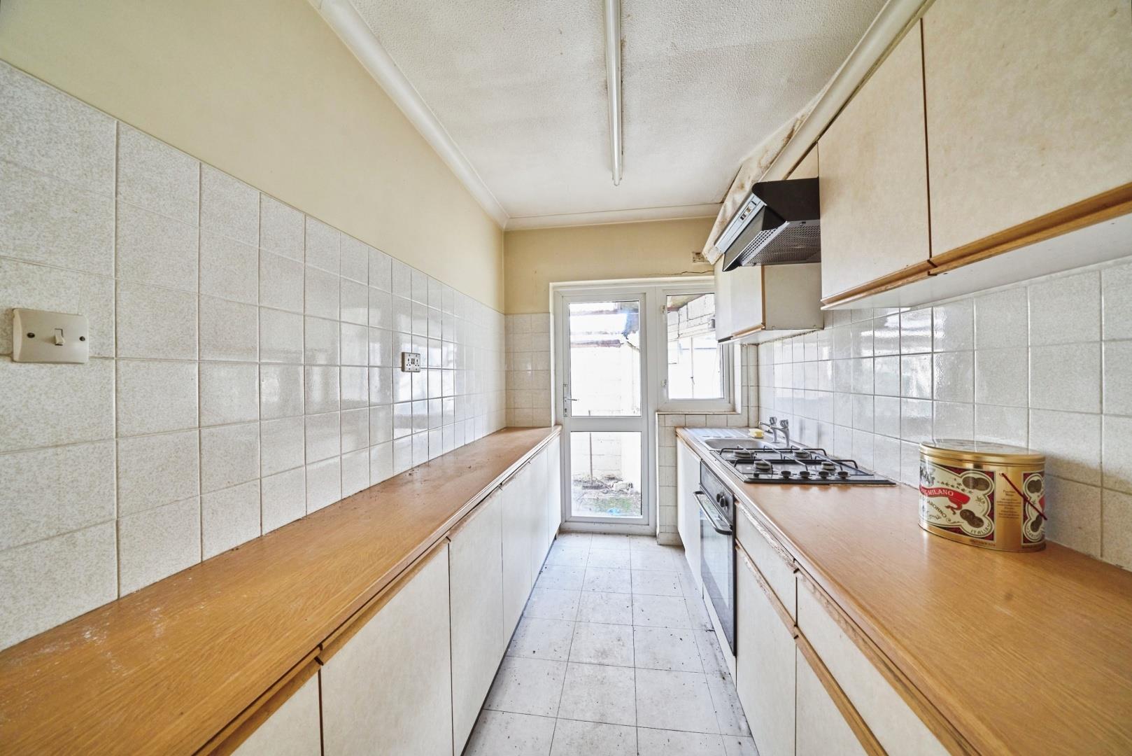 3 bedroom, Semi-detached house for sale