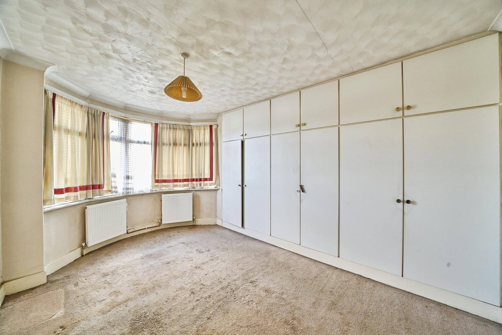 3 bedroom, Semi-detached house for sale