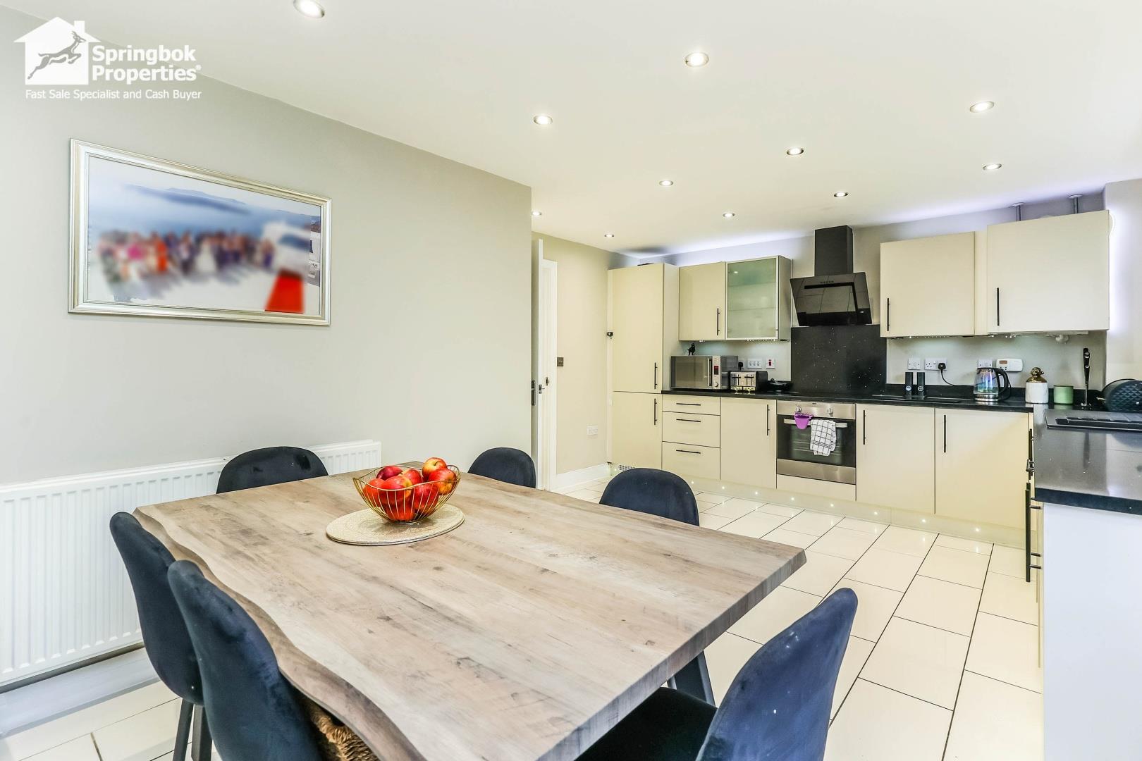 4 bedroom, Detached house for sale