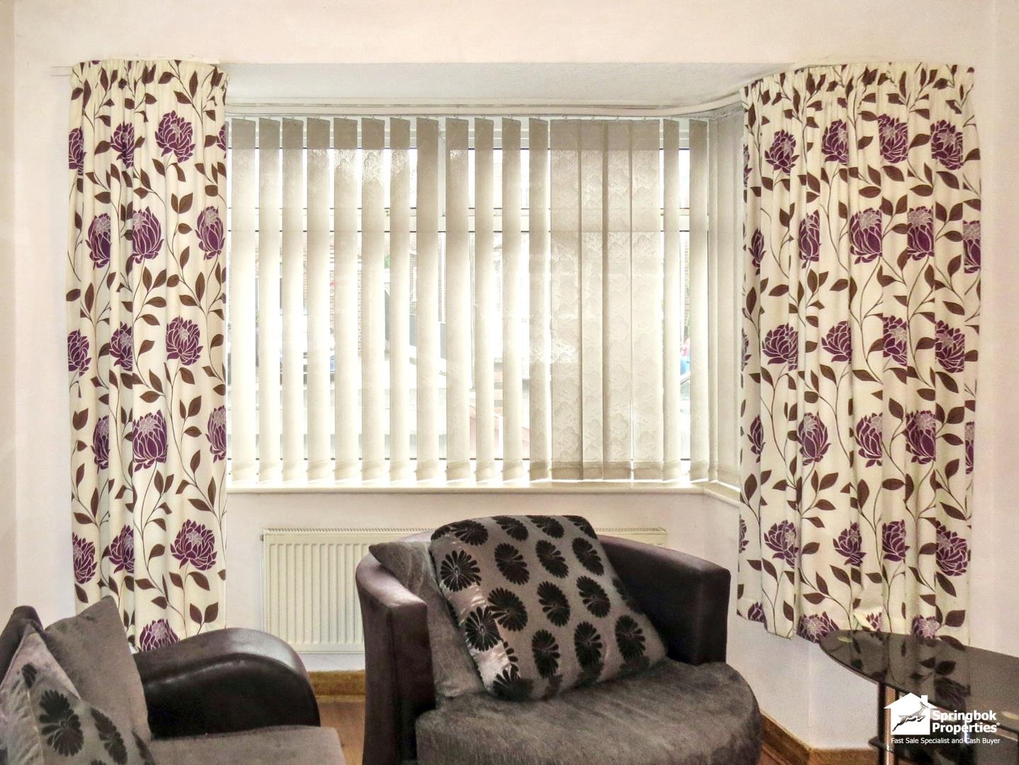 3 bedroom, Semi-detached house for sale