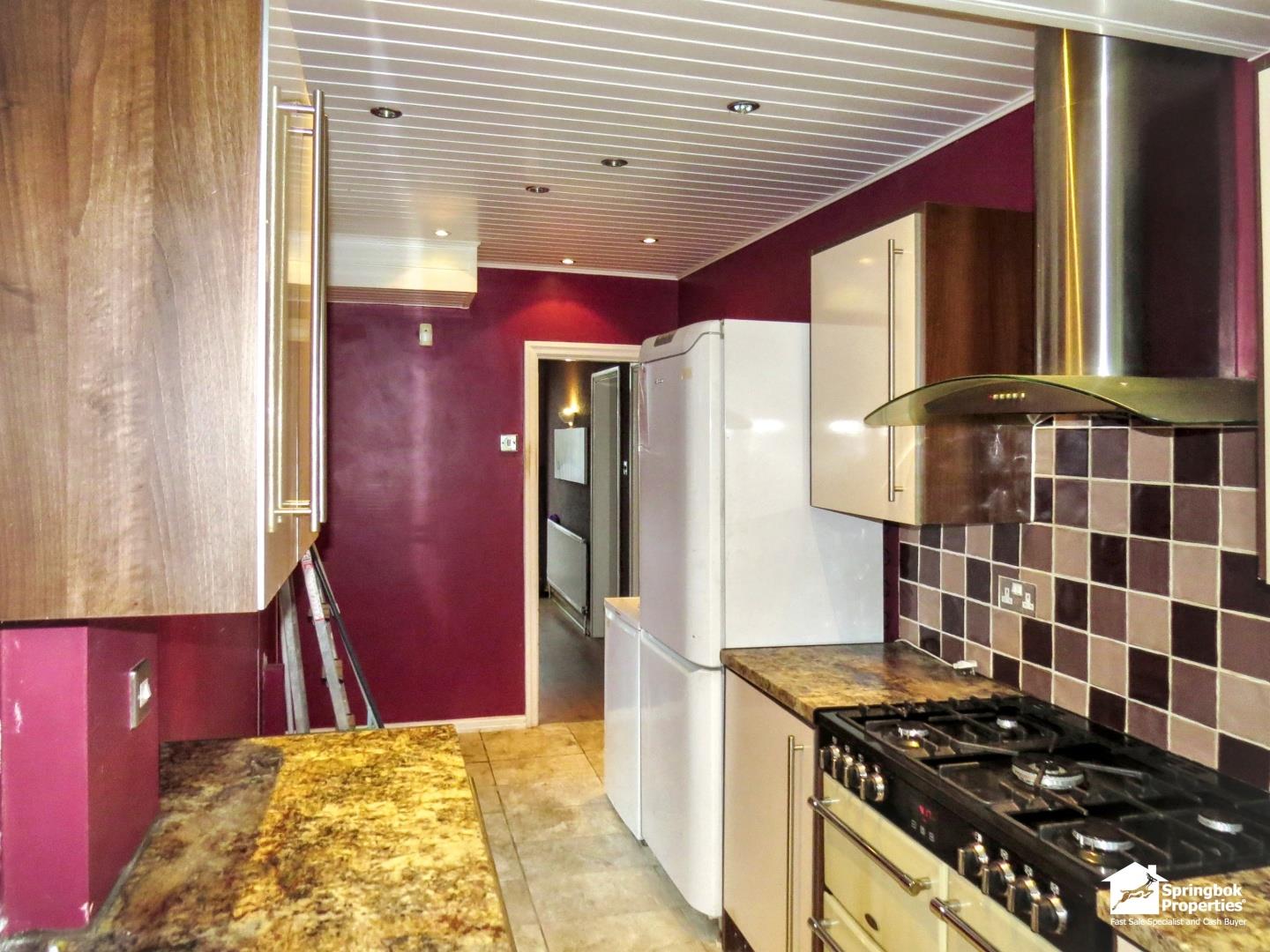 3 bedroom, Semi-detached house for sale
