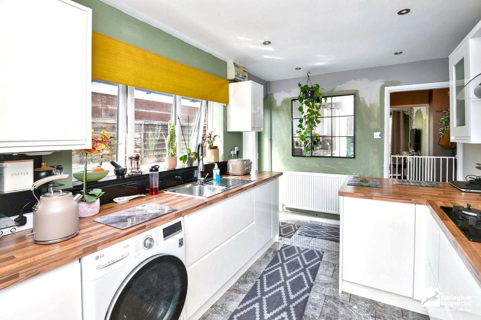 2 bedroom, Detached bungalow for sale