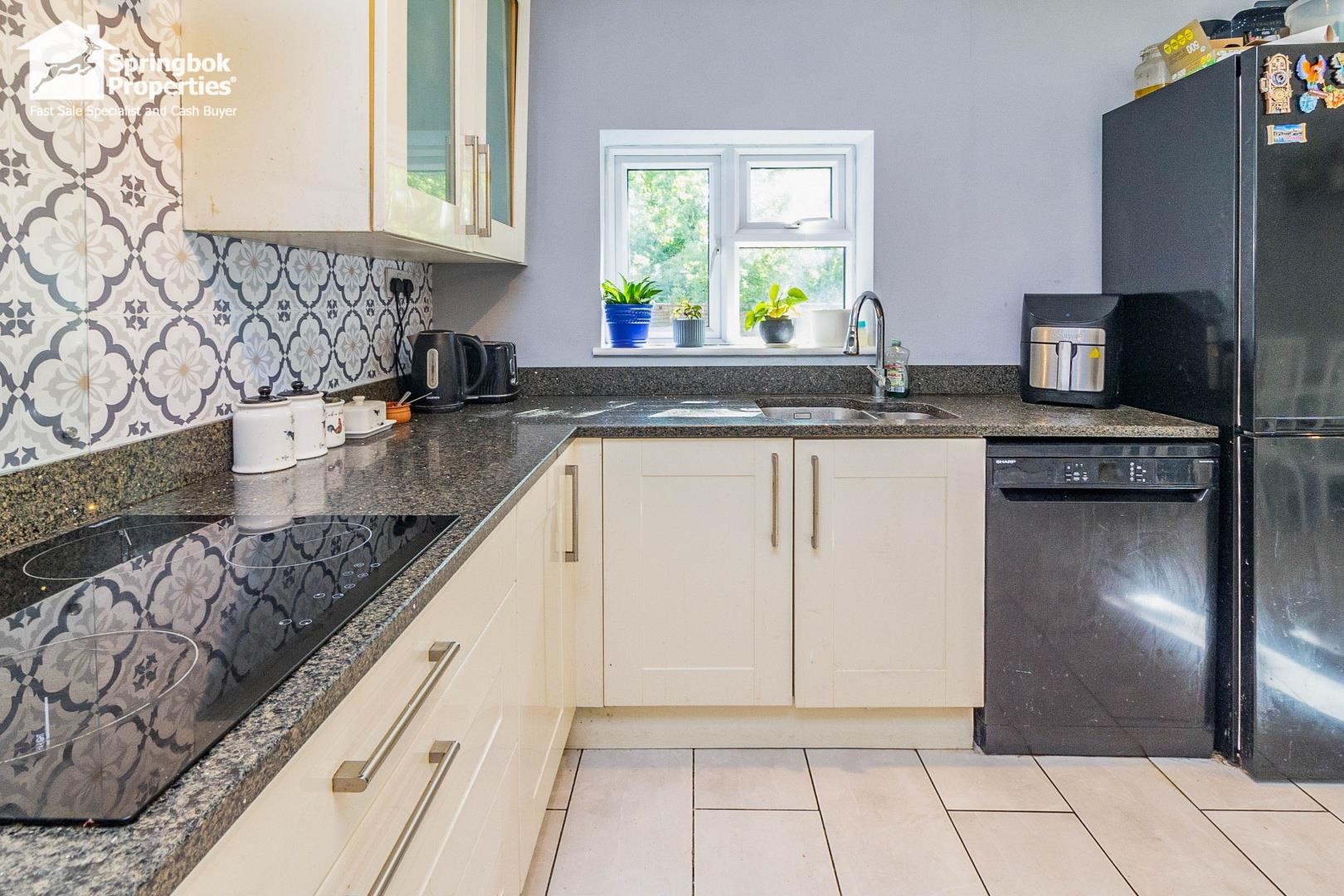 2 bedroom, Semi-detached house for sale