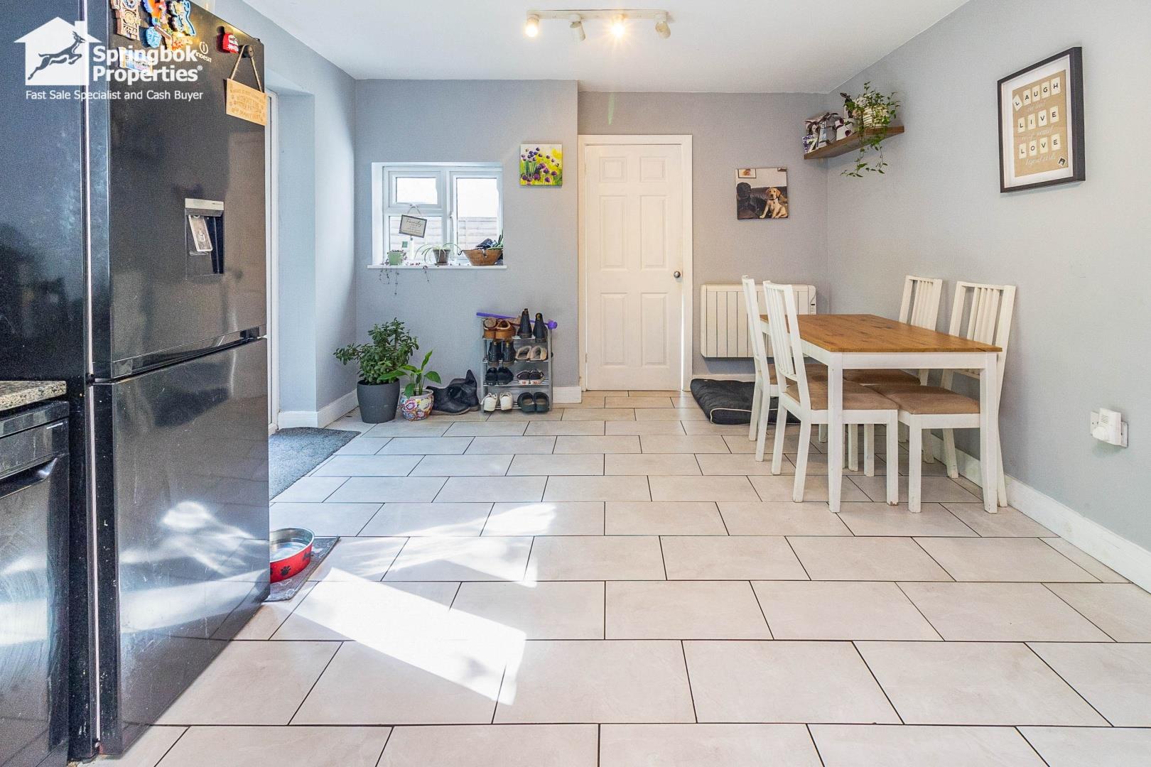 2 bedroom, Semi-detached house for sale