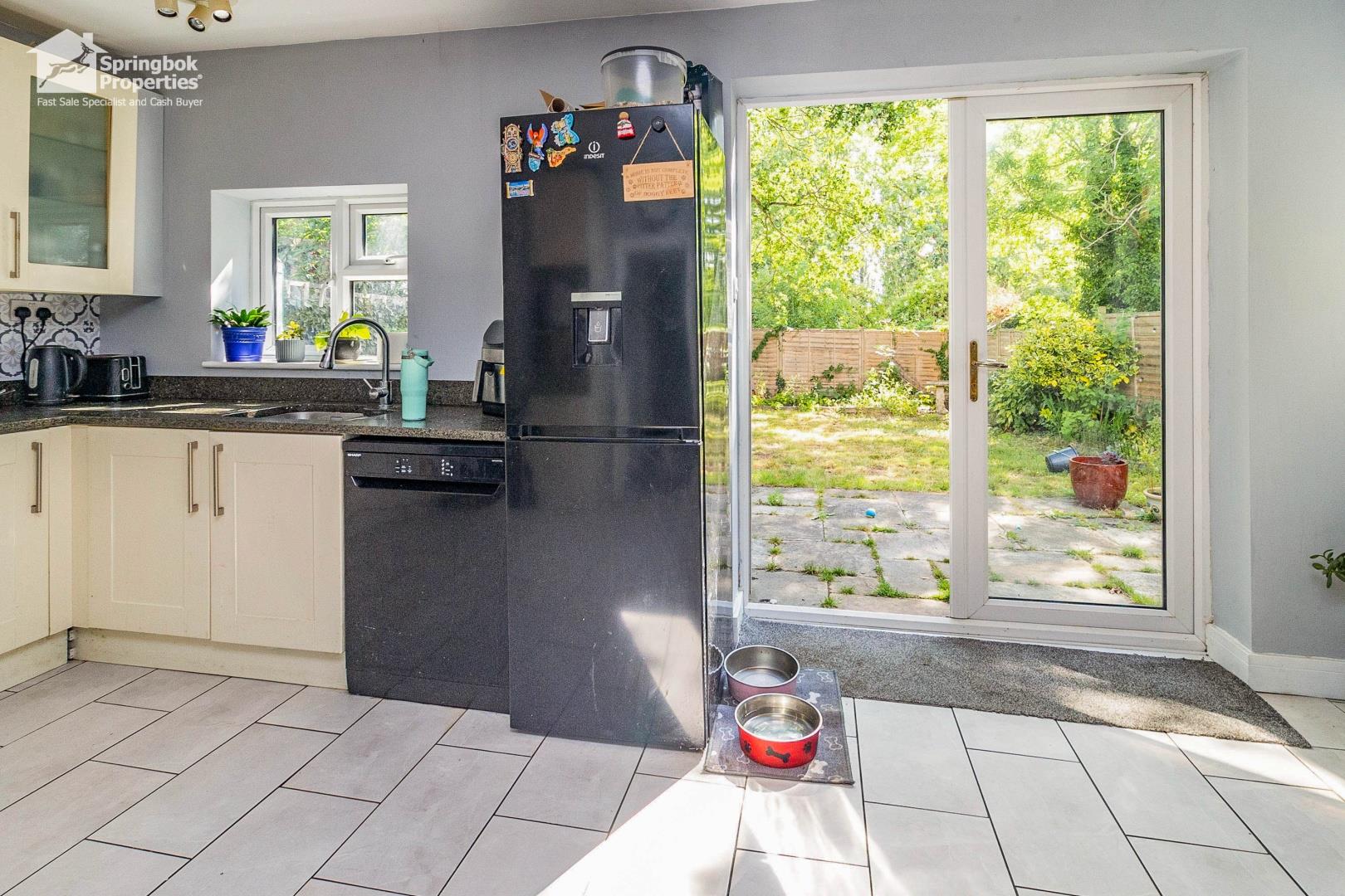 2 bedroom, Semi-detached house for sale