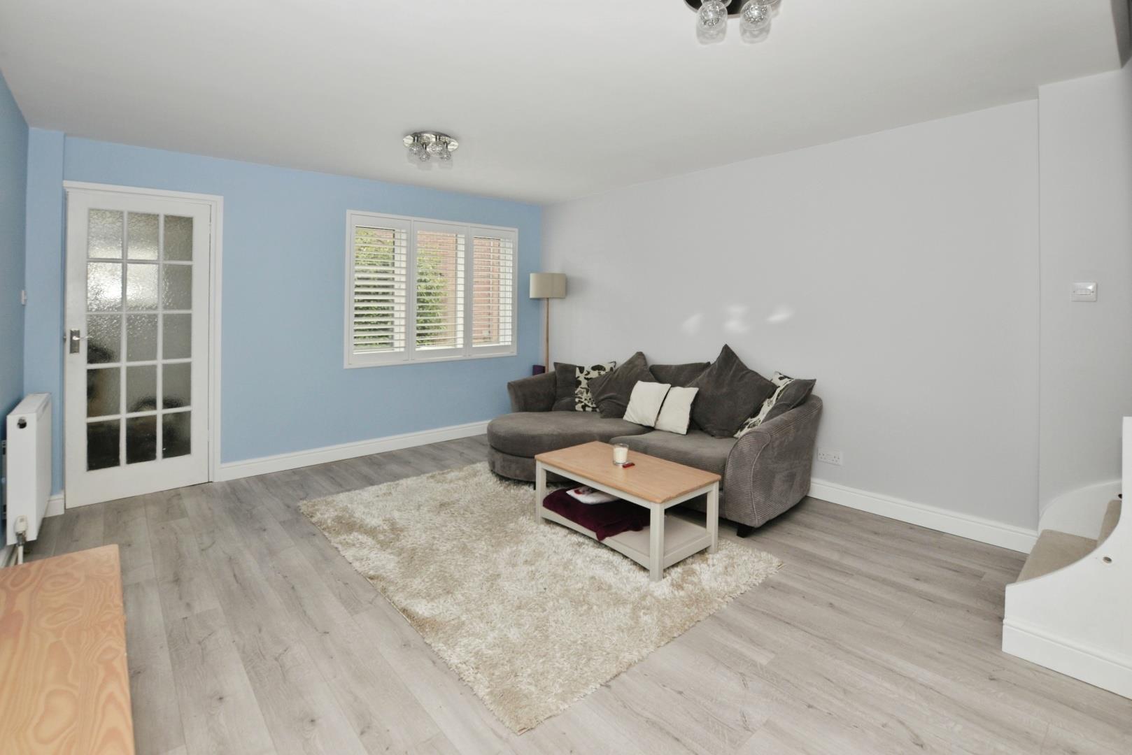 3 bedroom, Semi-detached house for sale