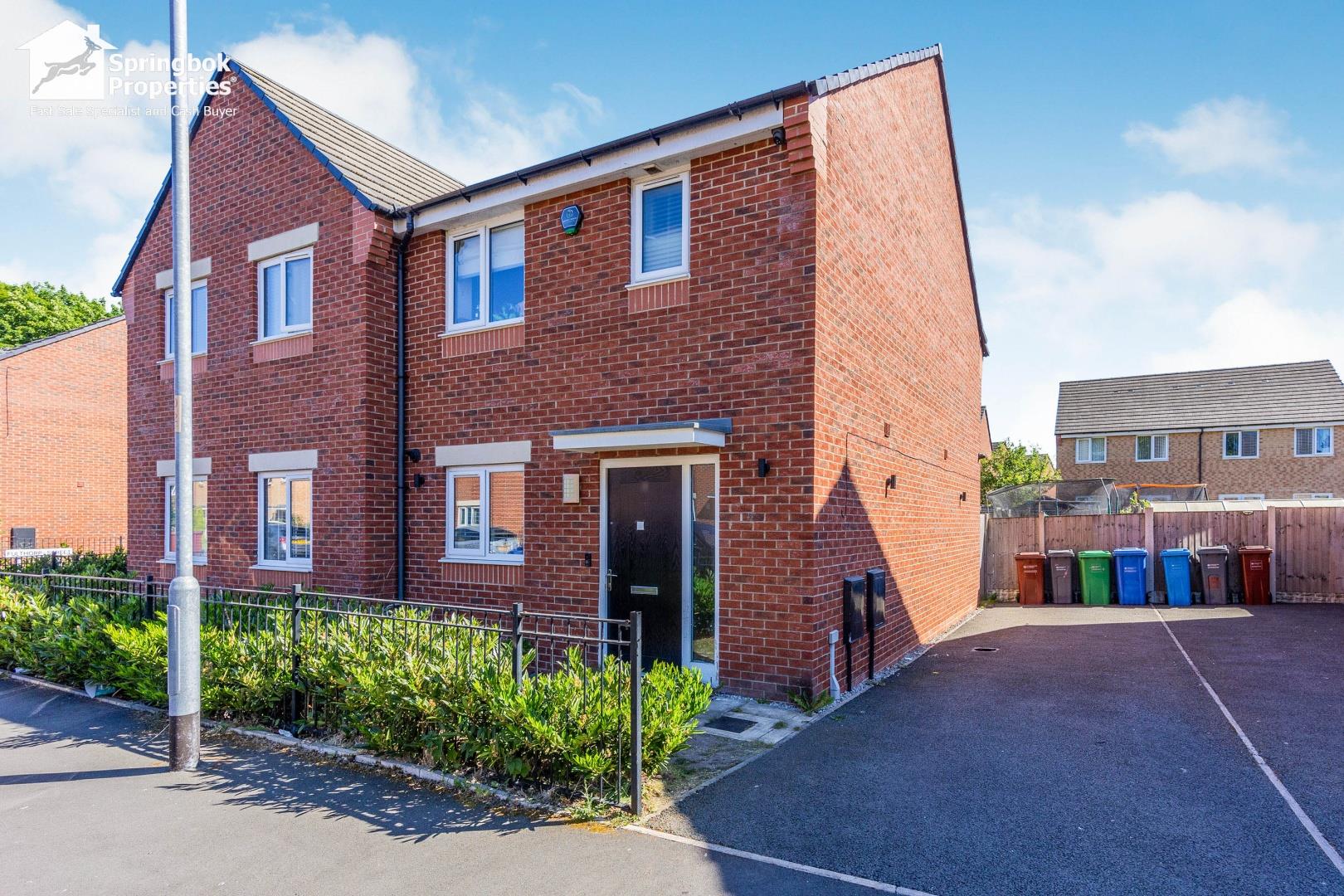 3 bedroom, Semi-detached house for sale