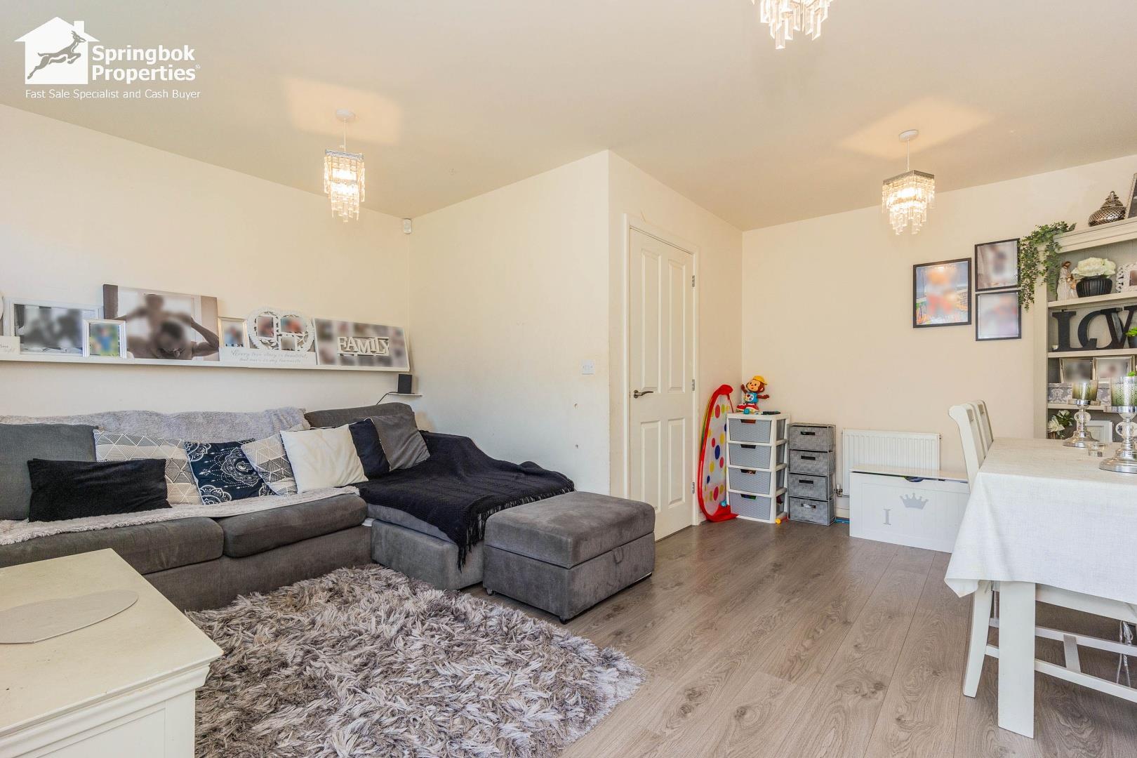 3 bedroom, Semi-detached house for sale