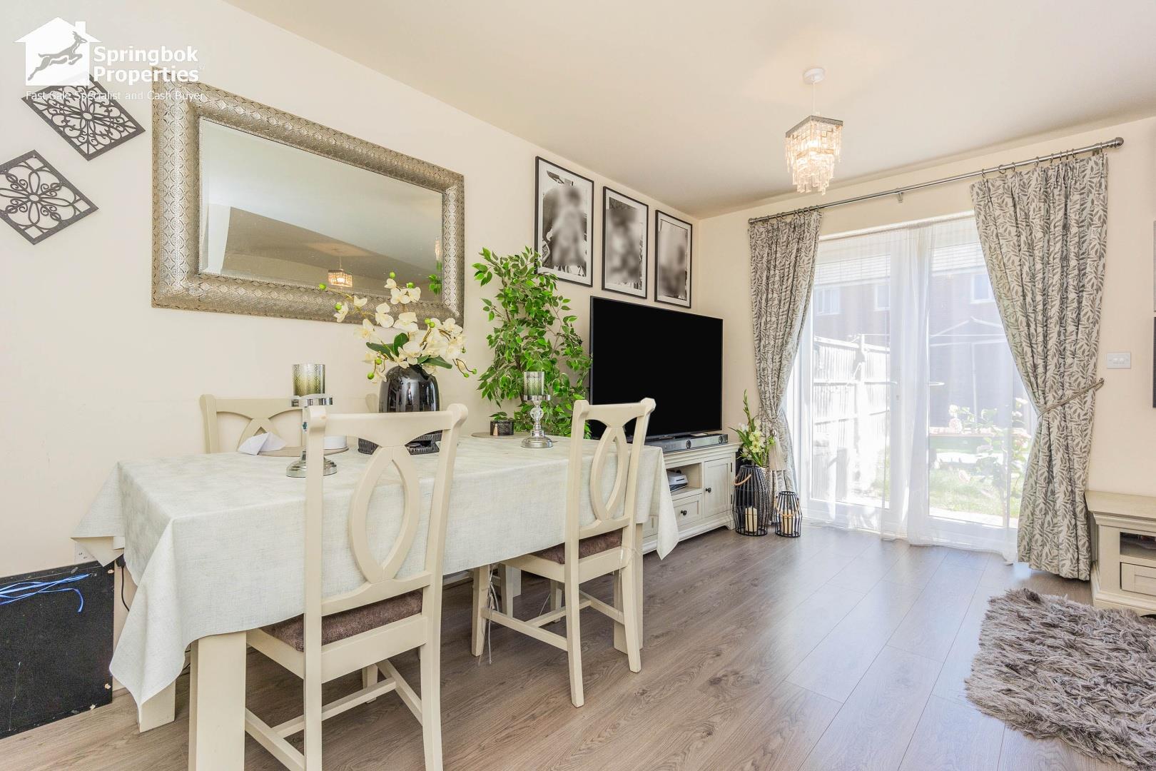 3 bedroom, Semi-detached house for sale