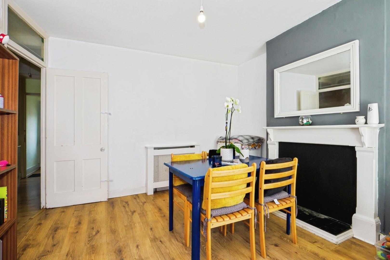 2 bedroom, Terraced House for sale