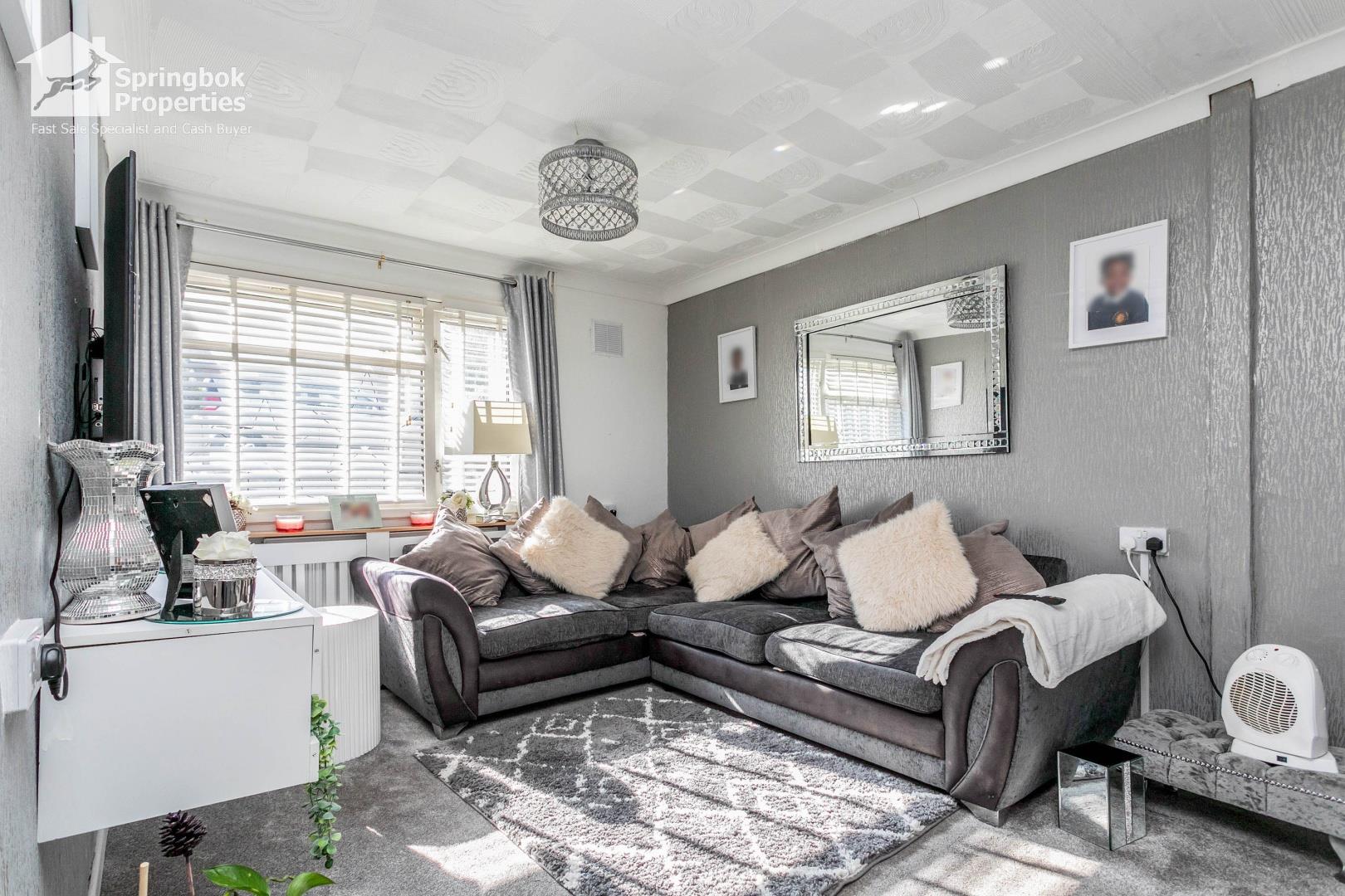 3 bedroom, Semi-detached house for sale