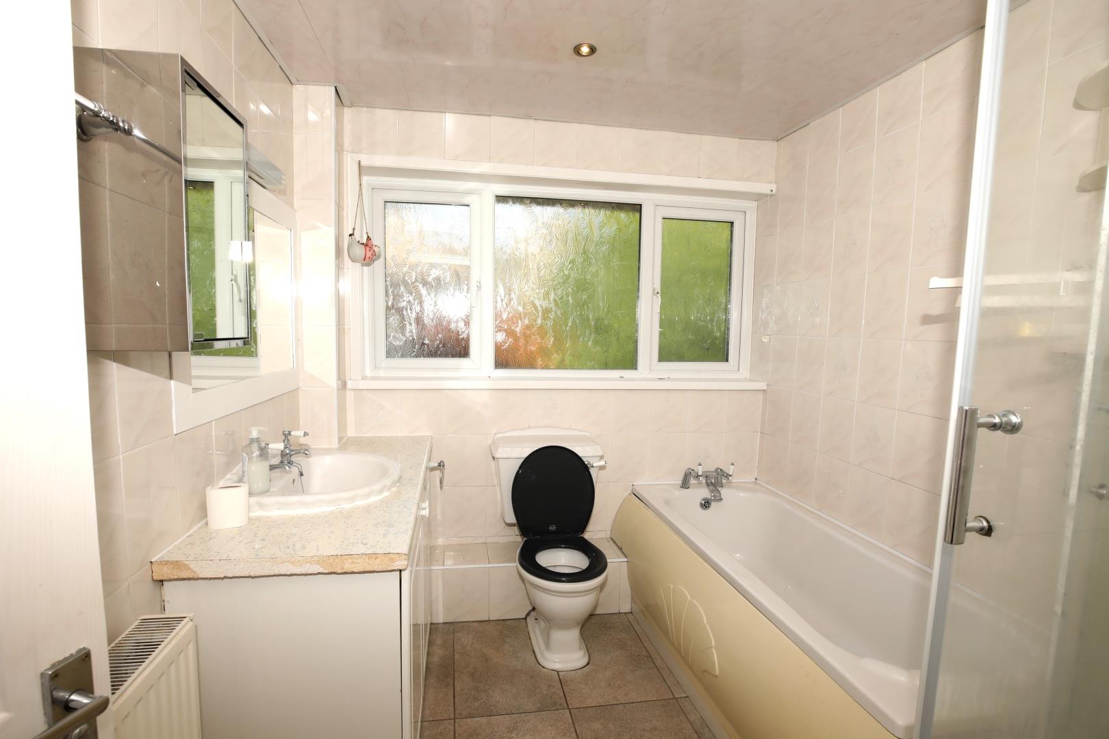 2 bedroom, Semi-detached house for sale