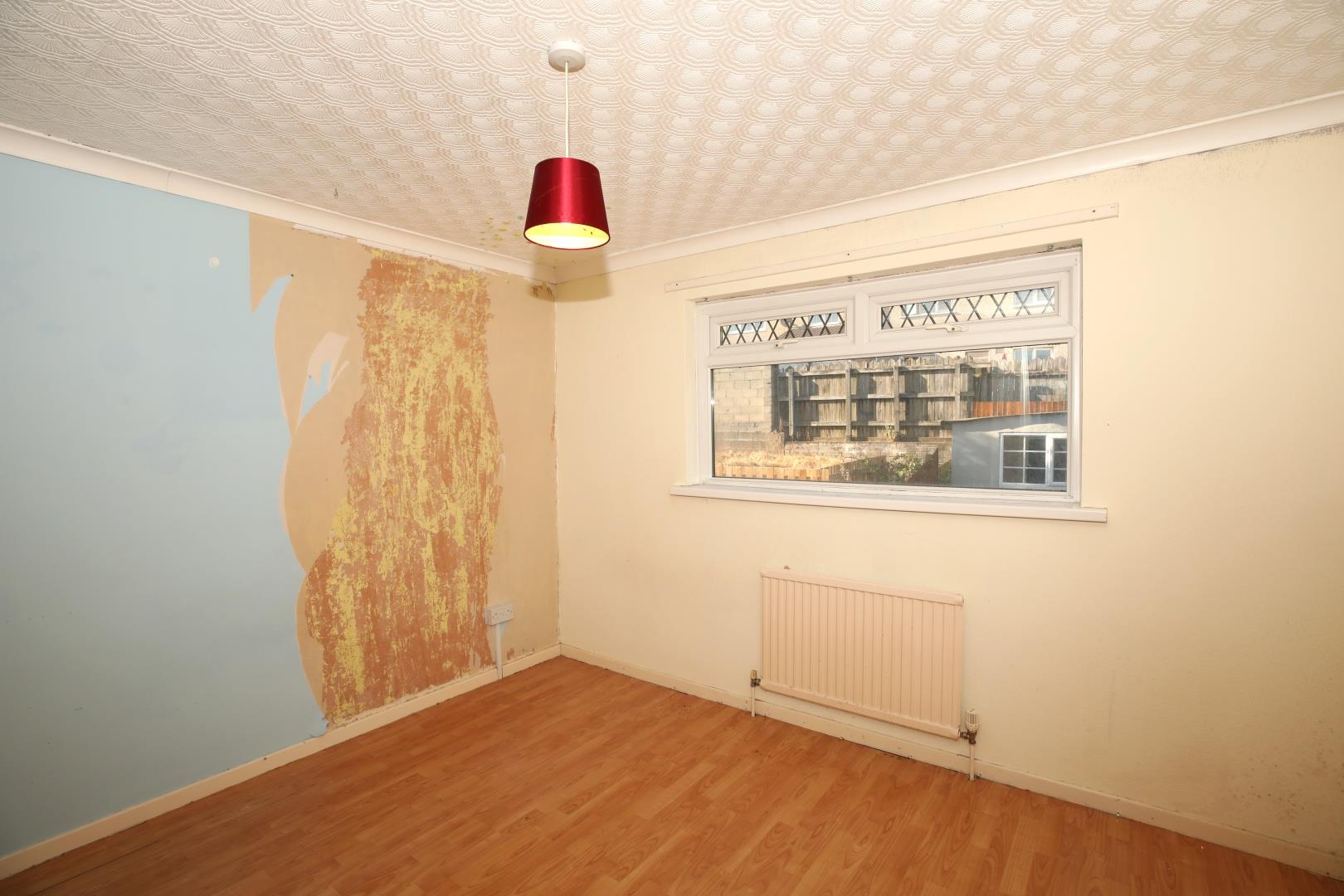2 bedroom, Semi-detached house for sale