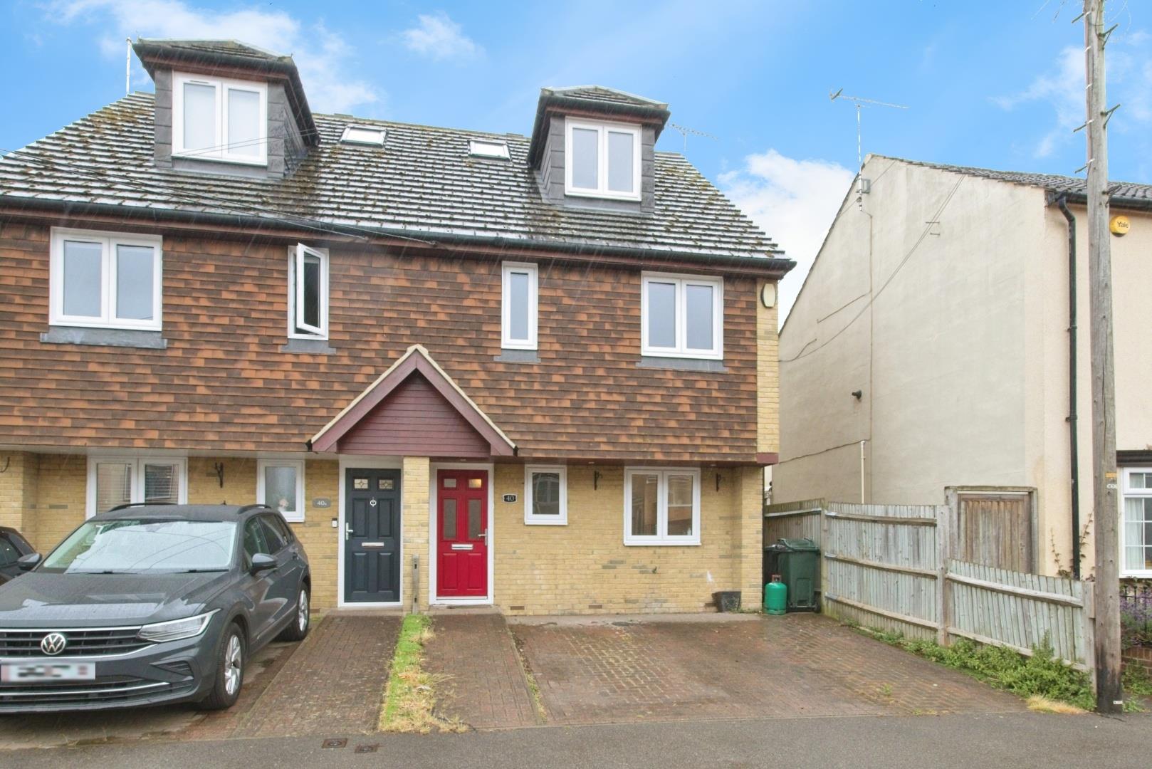 4 bedroom, Semi-detached house for sale