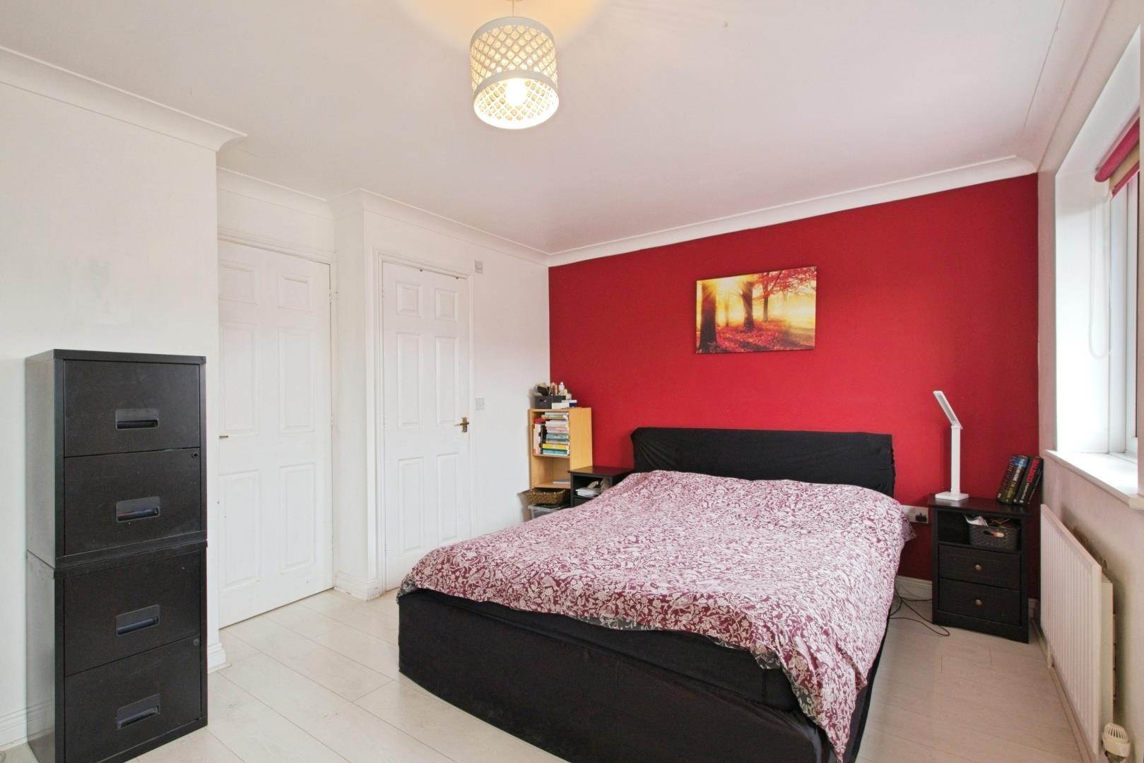 4 bedroom, Semi-detached house for sale