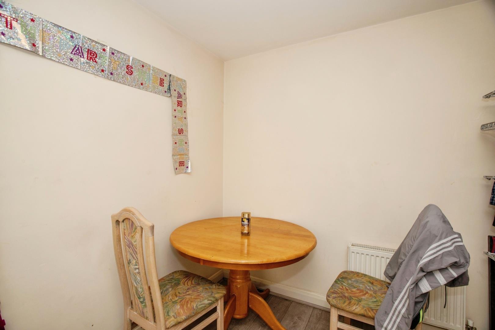 2 bedroom, Flat for sale
