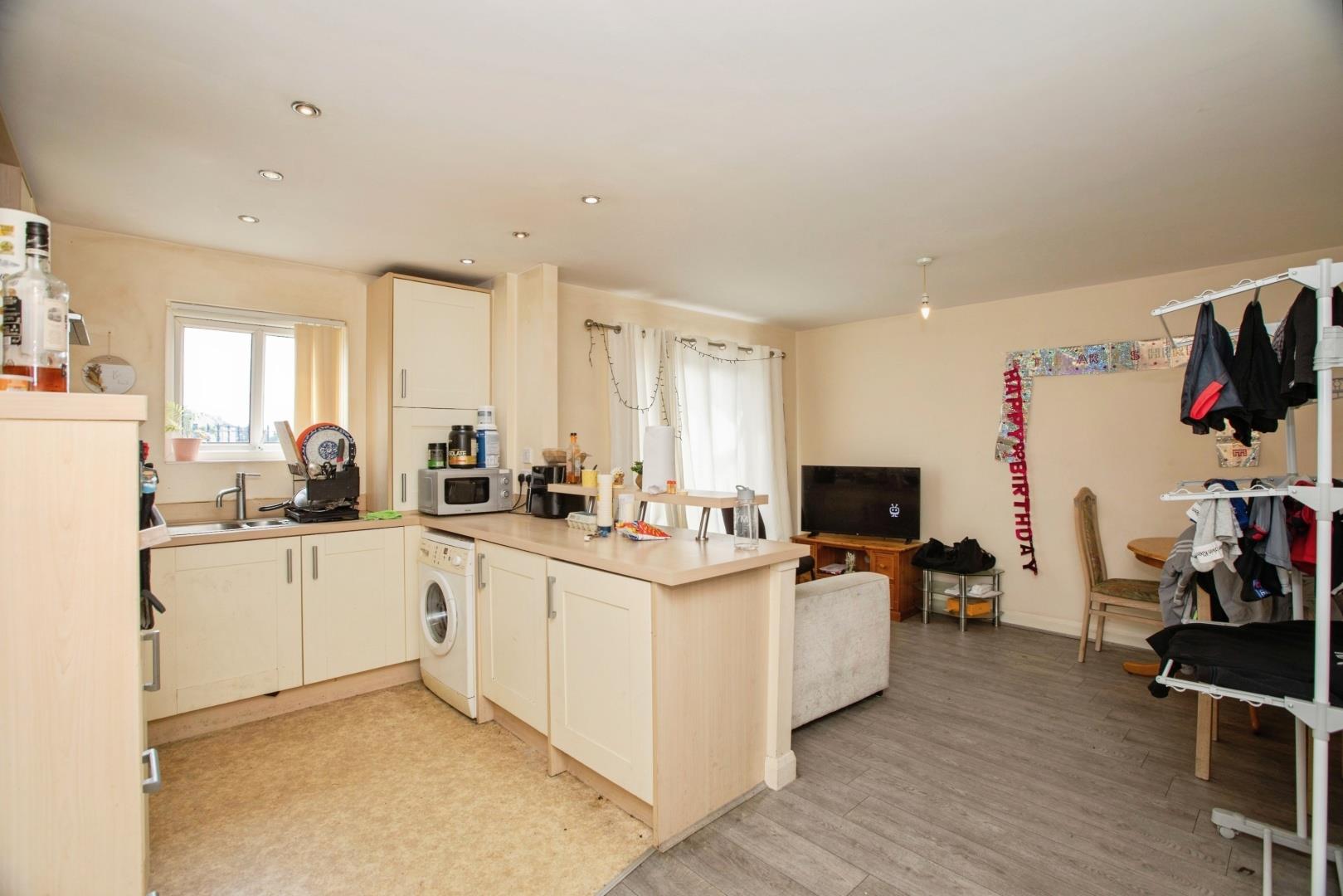 2 bedroom, Flat for sale