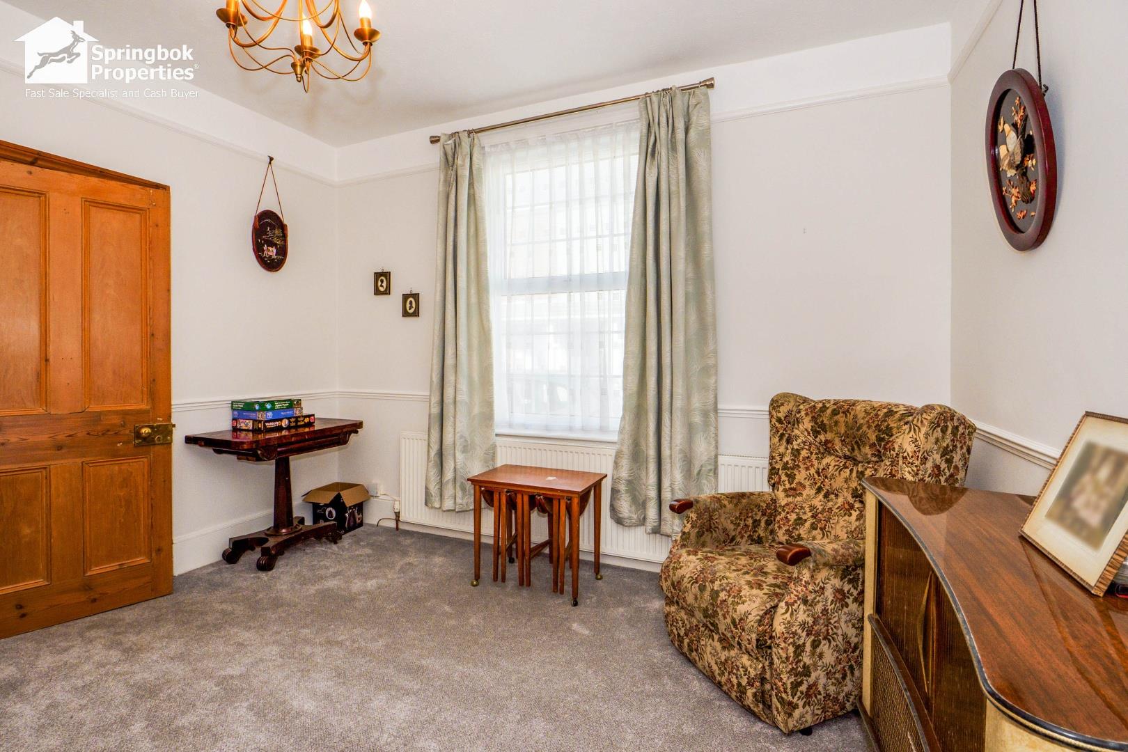 3 bedroom, Semi-detached house for sale