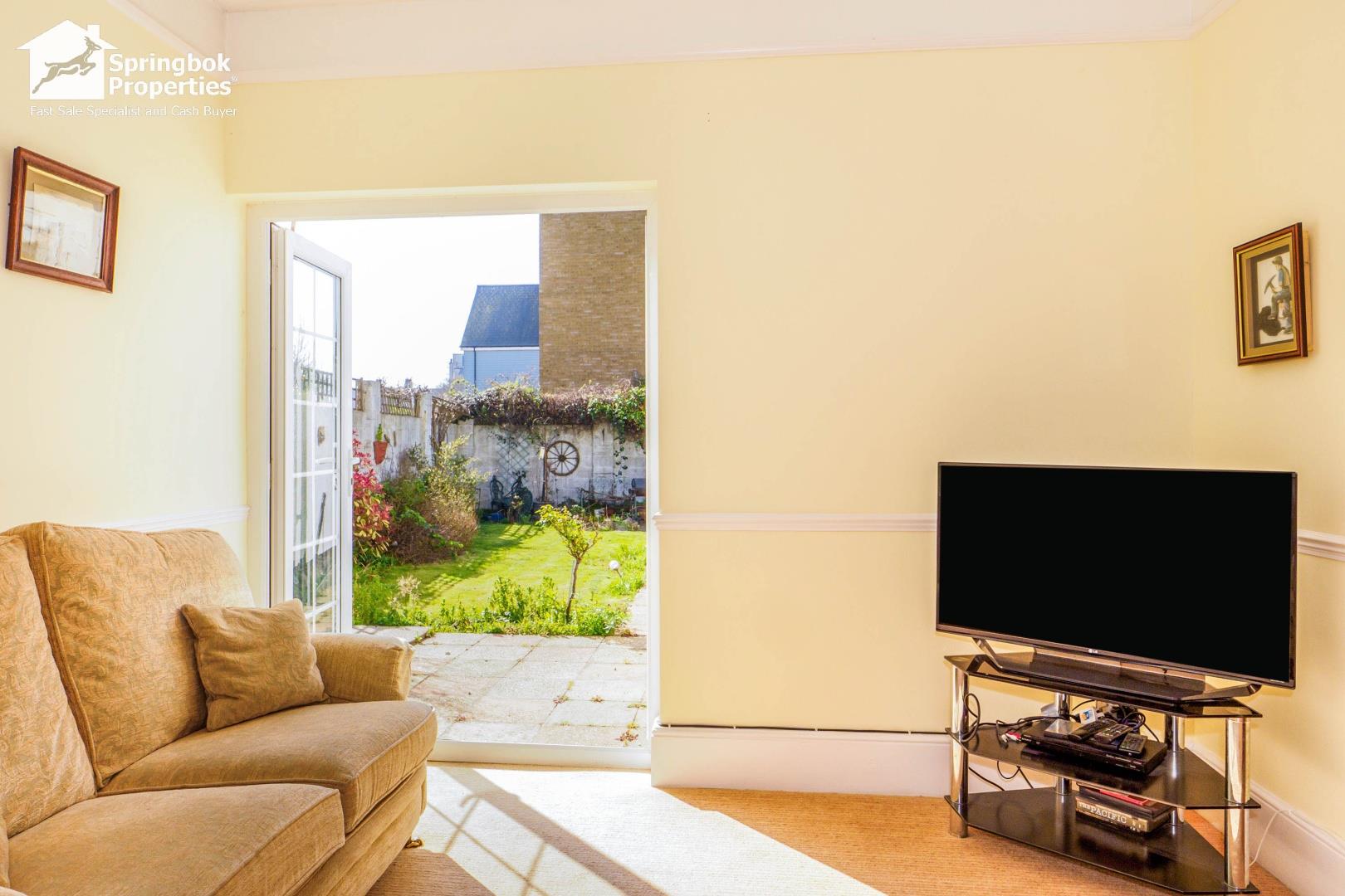 3 bedroom, Semi-detached house for sale