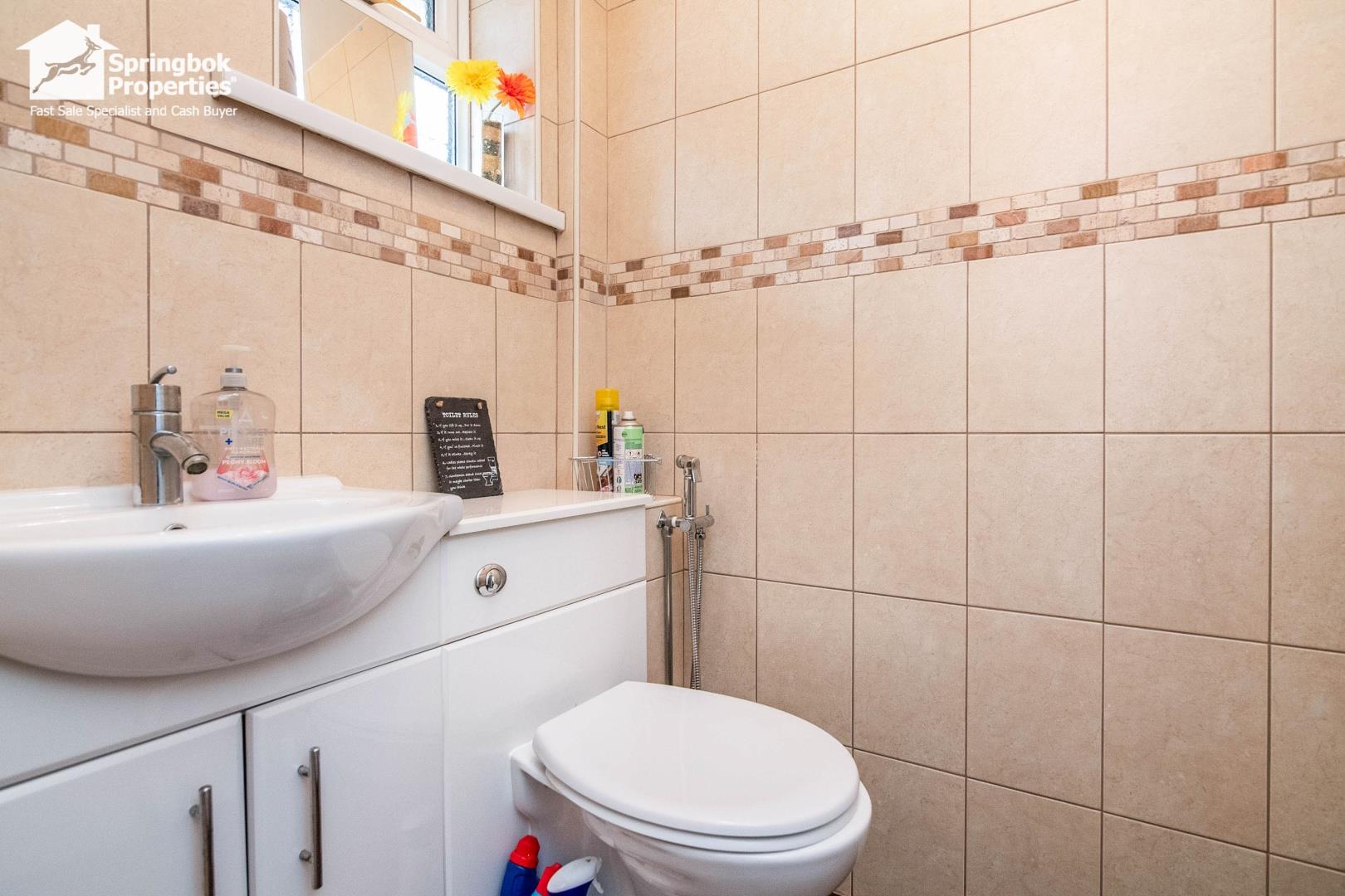 3 bedroom, Detached house for sale
