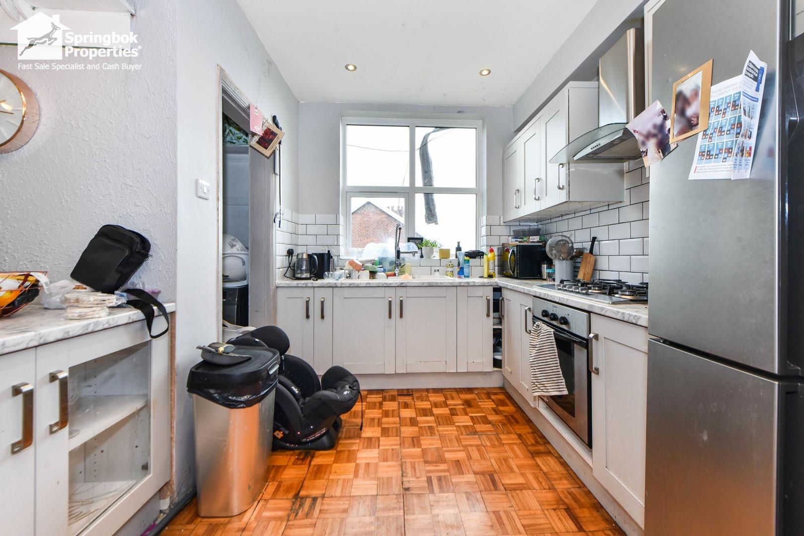 4 bedroom, Semi-detached house for sale